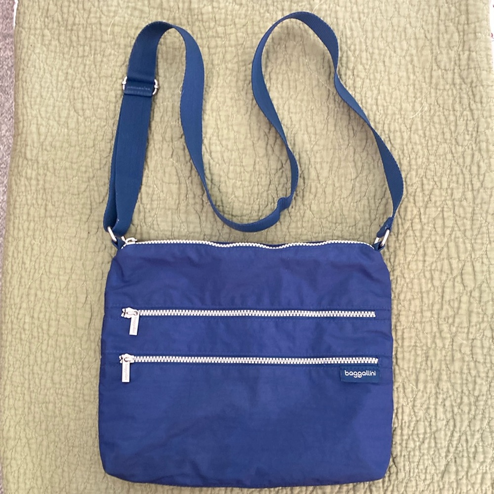 Baggallini 4 zipper crossbody purse